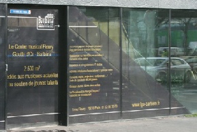 One Way Vision sur vitrine one-way-vision.jpg