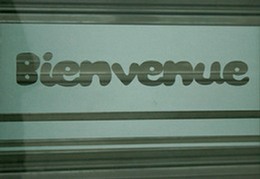 Lettrages adhésifs type pochoir en vinyle adhésif dépoli