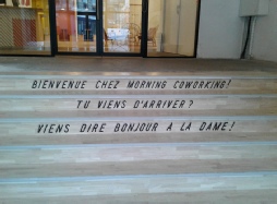 lettrage-adhesif-paris-10eme.jpg
