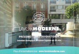 lettres-adhesives-vitrine-neuilly-sur-seine.jpg