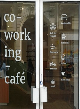 lettres-adhesives-vitrine-paris-9eme.jpg