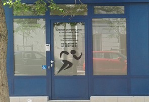 Habillage de vitrine avec dépoli, effet de verre sablé adhesif-depoli.jpg