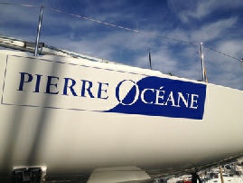 Lettres et formes autocollantes sur bateau lettres-autocollantes-sur-bateau.jpg
