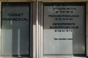 Vinyle dépoli pour cabinets médicaux et paramédicaux