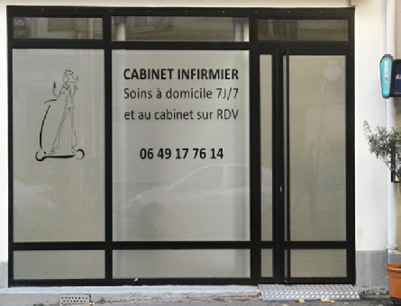 decoration-adhesive-sur-vitrine.jpg
