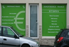 Vinyle adhésifs pour vitrine : marquage, publicitaire, décoration de vitrine.