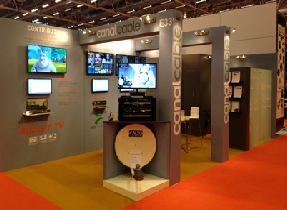 Signalétique d'exposition en lettres adhésives lettres-adhesives-signaletique-exposition.jpg