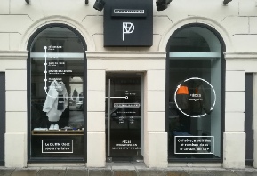 lettrage-adhesif-boutique-ephemere.jpg