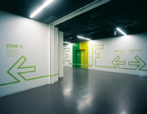 Signalétique directionnelle en lettres adhésives lettres-adhesives-signaletique-directionnelle.jpg