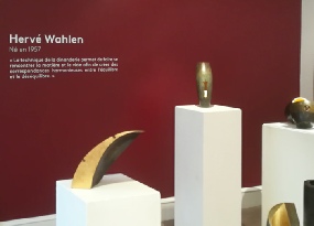 lettres-adhesives-galeries-expositions.jpg