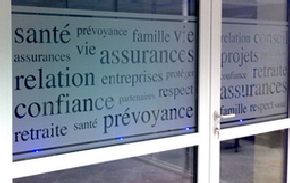 lettres-adhesives-facon-pochoir.jpg
