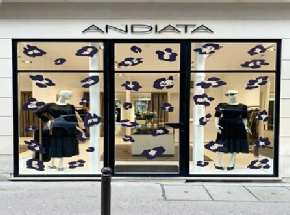 decoration-adhesive-sur-vitrine.jpg