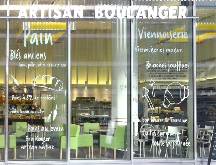 decoration-adhesive-sur-vitrine.jpg