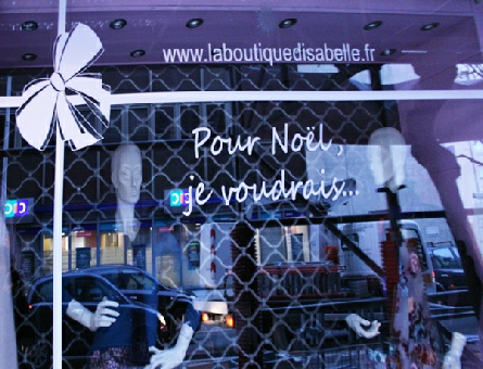 decoration-adhesive-sur-vitrine.jpg