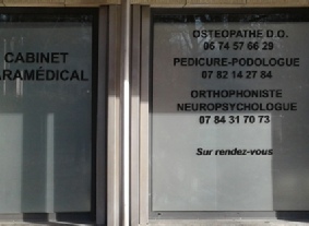 Adhésif dépoli pour cabinets médicaux et paramédicaux adhesif-depoli.jpg