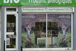 Habillage adhésif de vitrine en impression grand format habillage-vitrine-impression-grand-format.jpg