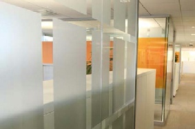 Adhésifs dépolis pour la décoration de vitres et vitrines
