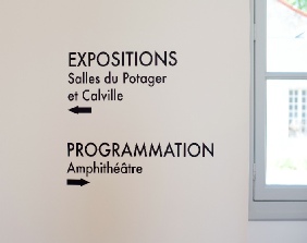 Signalétique adhésive pour exposition signaletique-adhesive-exposition.jpg
