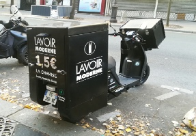 Stickers lettres sur scooter électrique stickers-lettres-sur-scooter-electrique.jpg