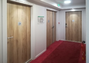 film-decoratif-sur-portes.jpg