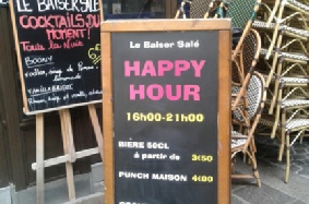 Lettres adhésives sur chevalet panneau-signaletique.jpg