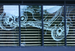 Décoration de vitrine de magasin decoration-vitrine-magasin.jpg