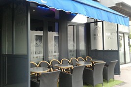 Décoration de vitrine en adhésif dépoli vitrine-adhesif-depoli.jpg