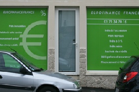 Conseils pour bien décorer la vitrine de sa boutique