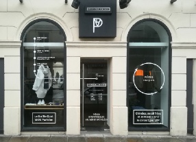 Lettrage autocollant pour une boutique éphémère à Paris 3ème lettrage-autocollant.jpg
