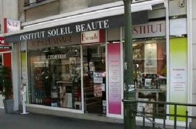 Signalétique extérieure - Marquage adhésif signaletique-exterieure.jpg