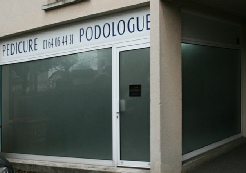 Habillage total en film dépoli sur vitrine de cabinet paramédical film-depoli-cabinet-paramedical.jpg