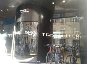 Lettres adhésives sur vitrine lettres-adhesives-sur-vitrine.jpg